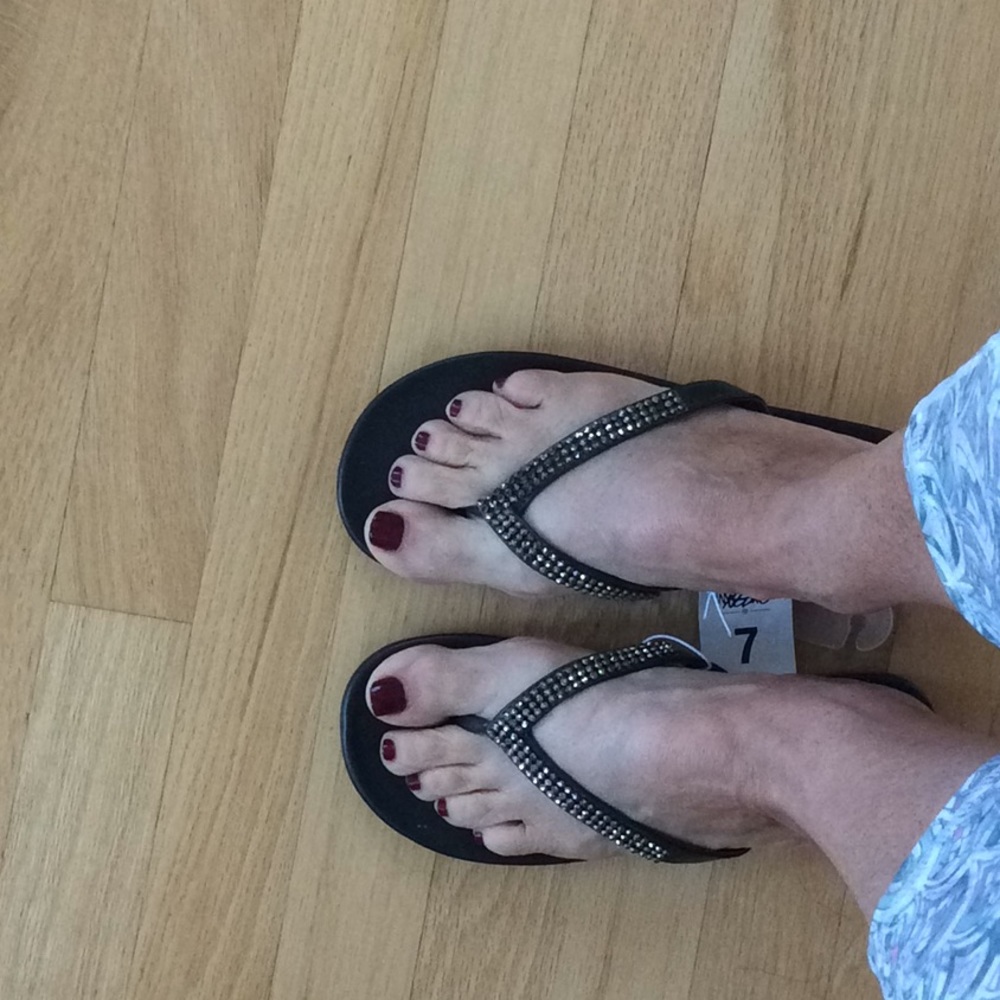 Mossimo flip flops